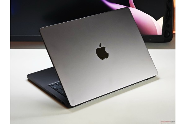 Apple готує MacBook Ultra та інші суперпреміальні пристрої