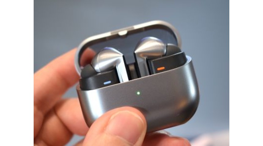 Samsung наконец анонсировала наушники Galaxy Buds4