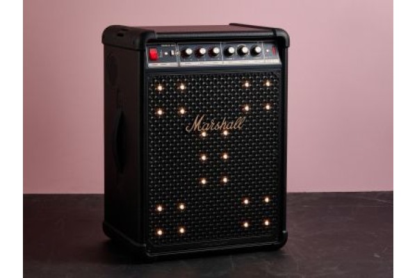 Marshall представила нову портативну колонку Bromley 450 — компактнішу версію старшої моделі Bromley 750, орієнтовану на вечірки та виїзні заходи.