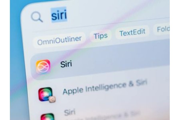 Вийшла iOS 26.4 без оновленої Siri: коли чекати перезапуску асистента