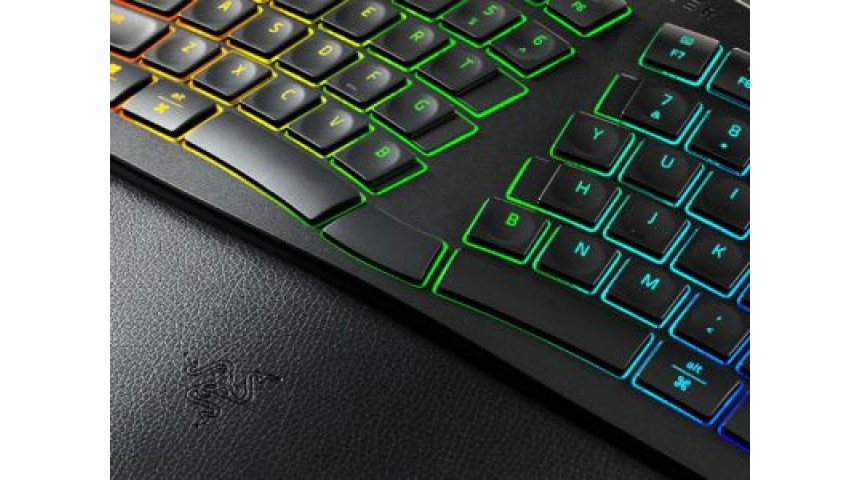 Razer представила ергономічну офісну split-клавіатуру Pro Type Ergo