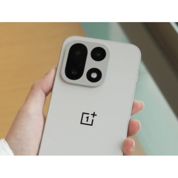 Характеристики камери OnePlus 16 злили в мережу до прем’єри