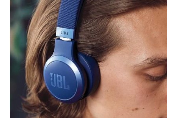 JBL представила нові Bluetooth-навушники Live з автономністю до 80 годин