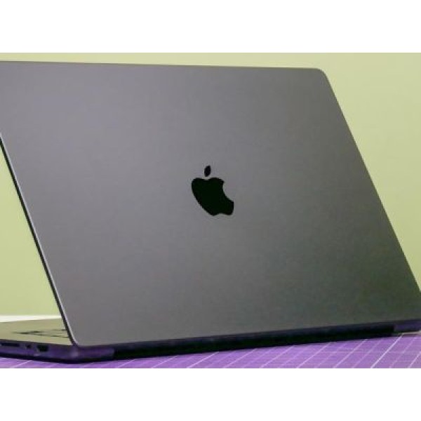 Игровую мощность MacBook Pro с M5 Max сравнили с ноутбуками на Windows