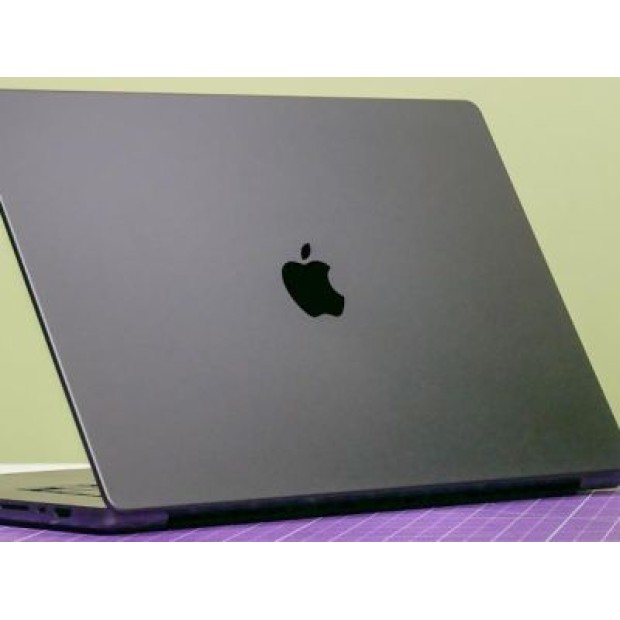 Ігрову продуктивність MacBook Pro з M5 Max порівняли з ноутбуками на Windows