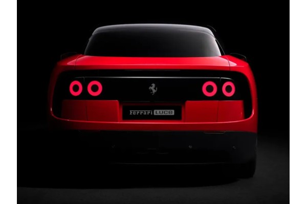 Над первым электрокаром Ferrari работал бывший главный дизайнер Apple Над первым электрокаром Ferrari работал бывший главный дизайнер Apple