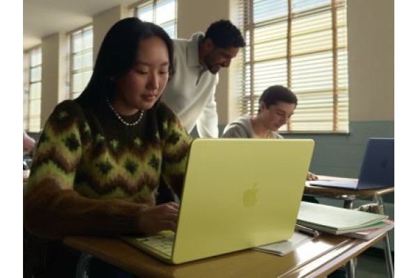 Перший огляд на нові бюджетні MacBook