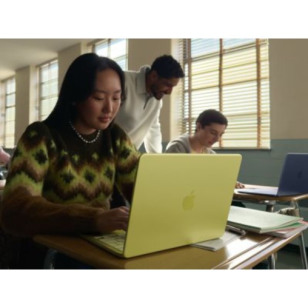 Первый взгляд на новые бюджетные MacBook