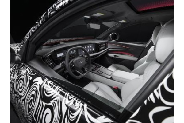 Новый Audi Q9 получит умные двери и 4D-аудиосистему
