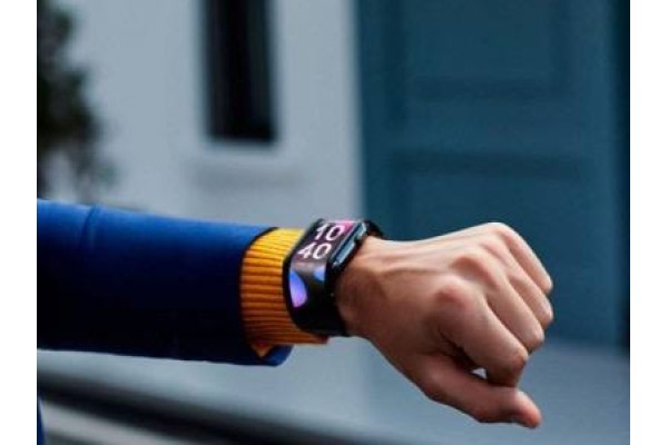 Samsung запатентовала смарт-часы с дисплеем вместо ремешка Samsung запатентовала смарт-часы с дисплеем вместо ремешка