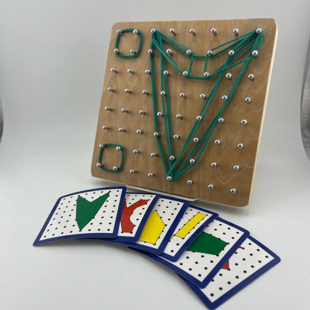 Дерев'яна розвивальна іграшка Монтессорі