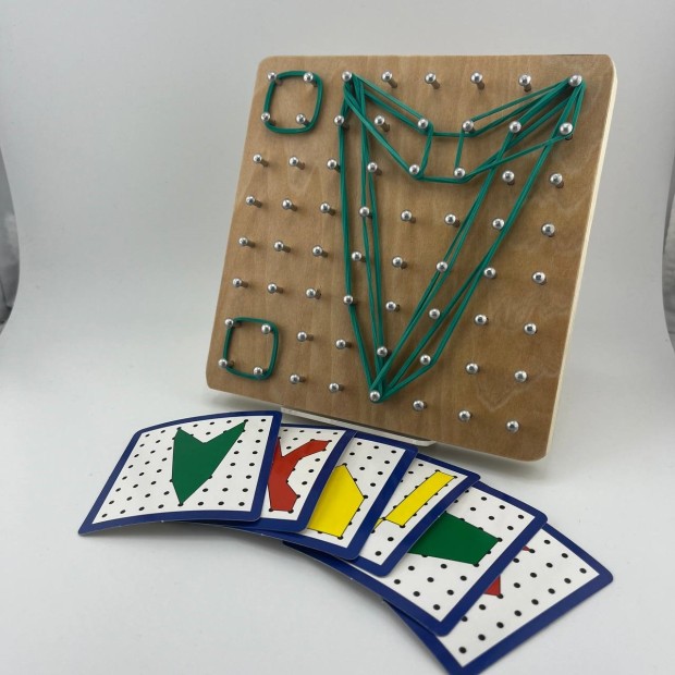 Дерев'яна розвивальна іграшка Монтессорі