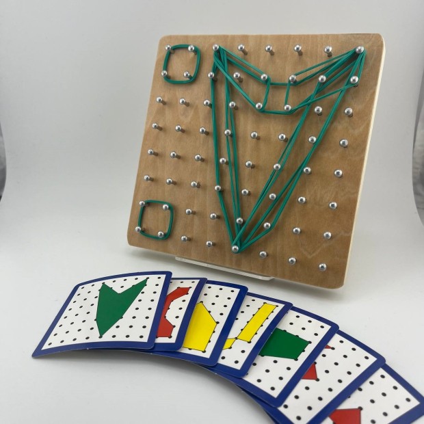 Дерев'яна розвивальна іграшка Монтессорі