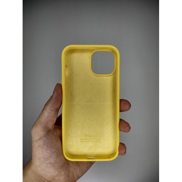 Силіконовий оригінальний чохол круглої форми для Apple iPhone 15 (13) жовтого кольору.