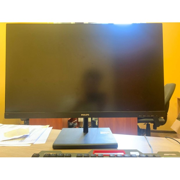 Монитор Philips 22
