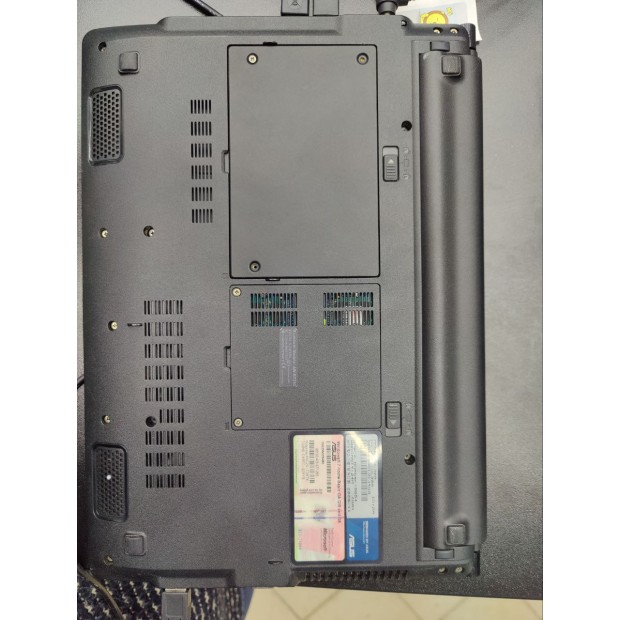 Ноутбук Asus UL30A / 13,3` Intel Genuine 1.2 GHz  / ОЗУ 4gb  / SSD 120 gb