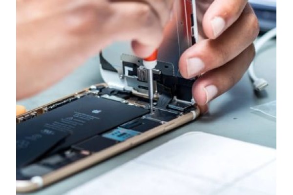 Samsung і Apple опинилися внизу рейтингу ремонтопридатності смартфонів