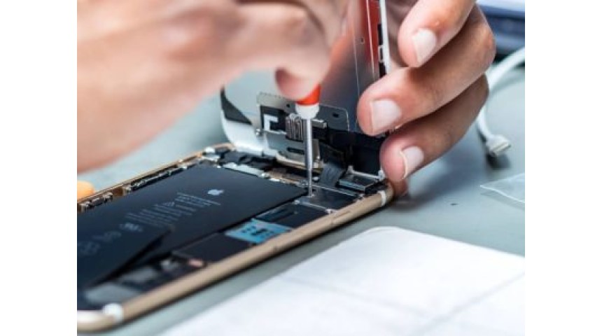 Samsung і Apple опинилися внизу рейтингу ремонтопридатності смартфонів