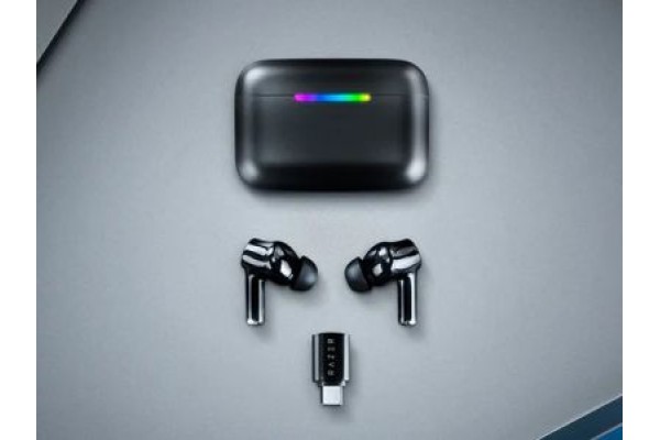 Razer представила ігрові TWS-навушники з кейсом-передавачем