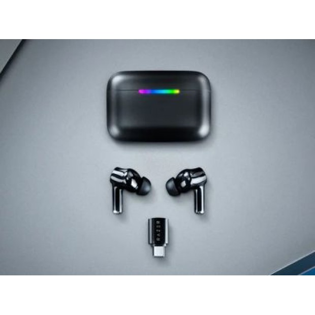 Razer представила игровые TWS-наушники с кейсом-передатчиком