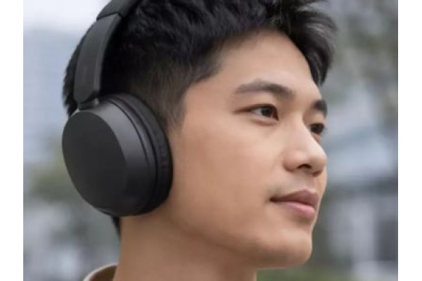 REDMI представила Headphones Neo — полноразмерные наушники с ANC и автономностью до 72 часов
