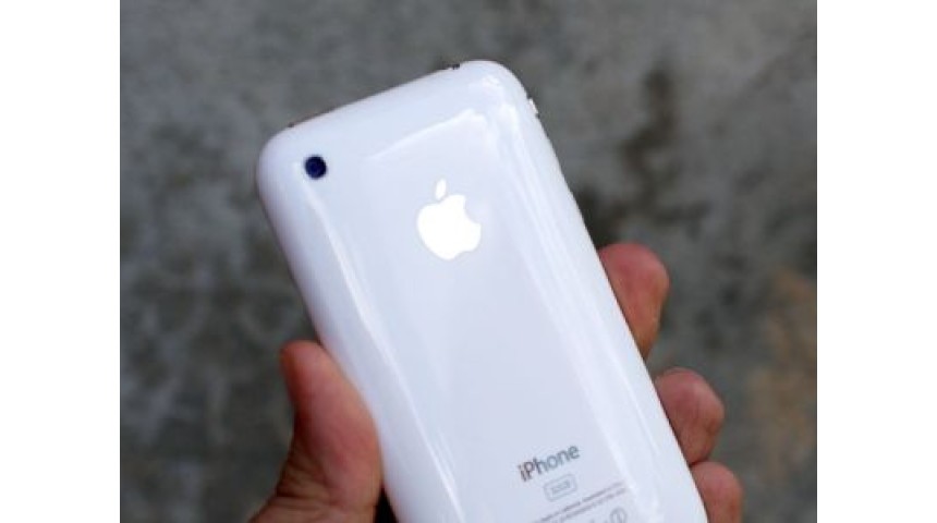 Еволюцію iPhone за 19 років показали на інфографіці