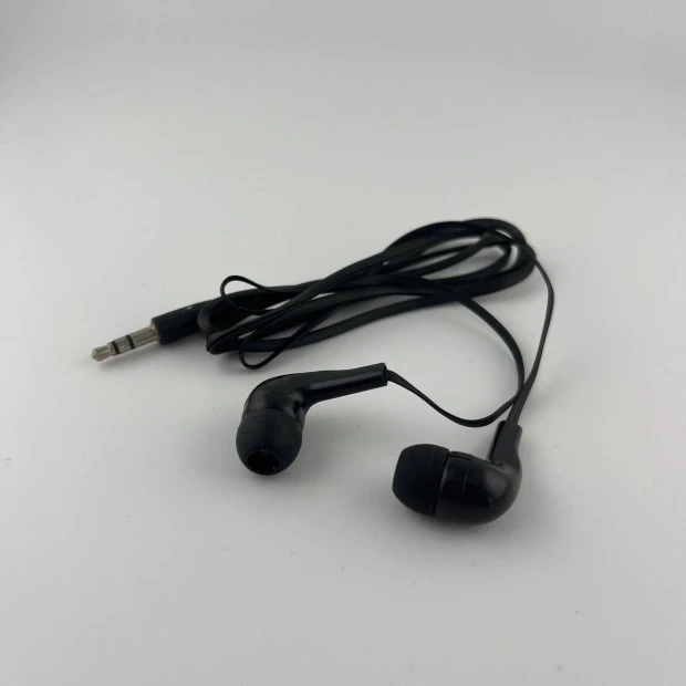 Wired In-Ear Headphones-Headset Vacuum New MP3 (Black)