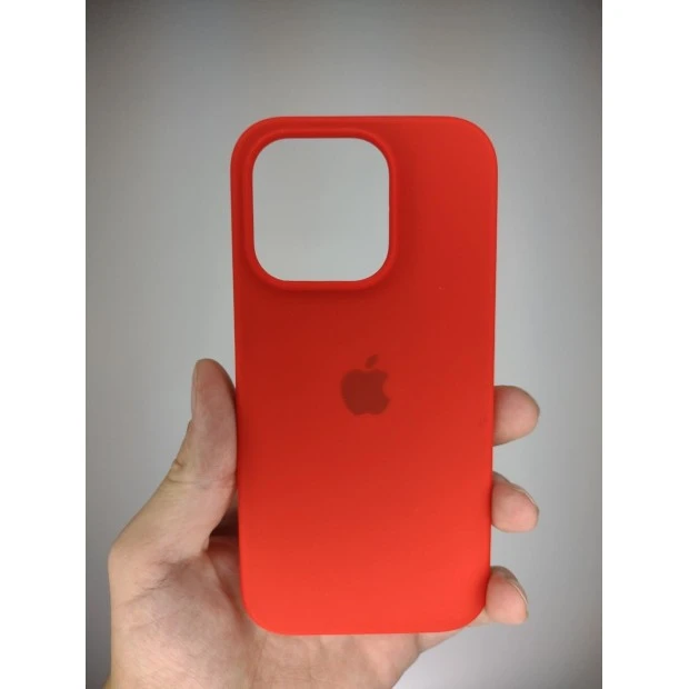 Силіконовий чохол Original Round для Apple iPhone 15 Pro (05) червоного кольору.